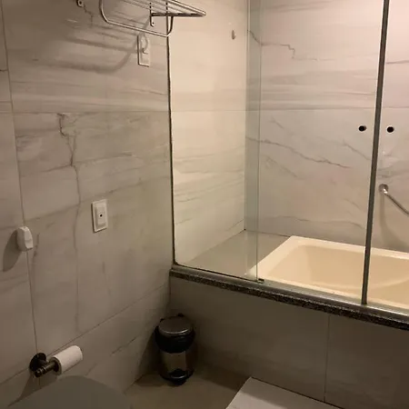 Iate Plaza Flat 613