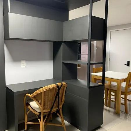 Iate Plaza Flat 613